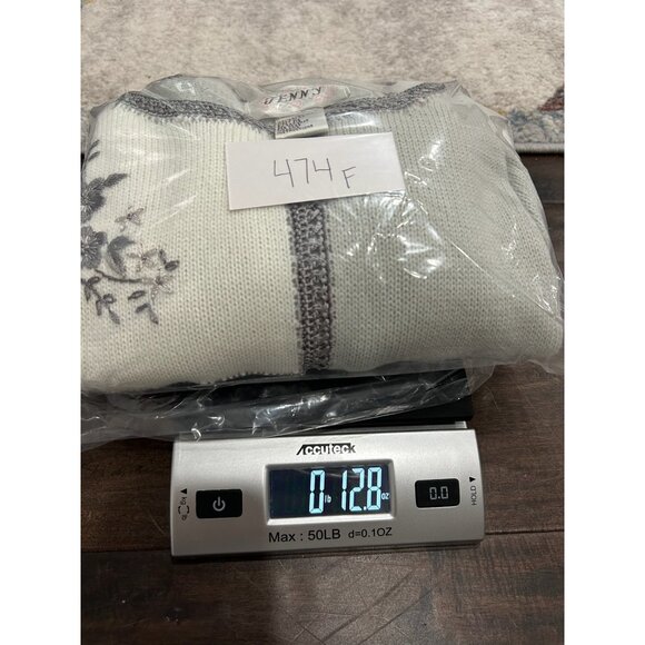 Vintage Jenny Patchwork Knit Sweater Floral Embroidery Gray White Size M - Picture 9 of 9